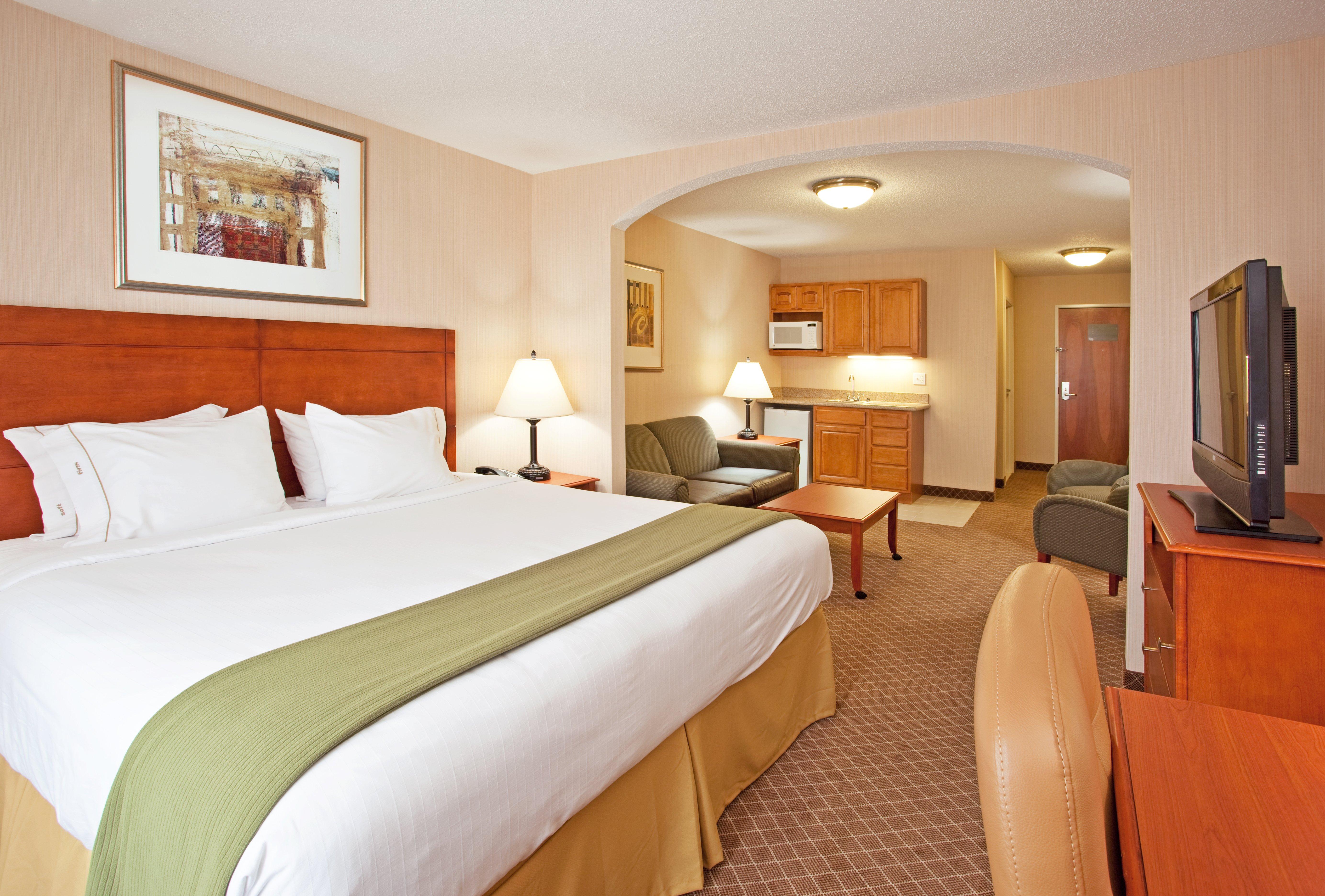 Holiday Inn Express Hotel & Suites Bay City By Ihg Exterior photo