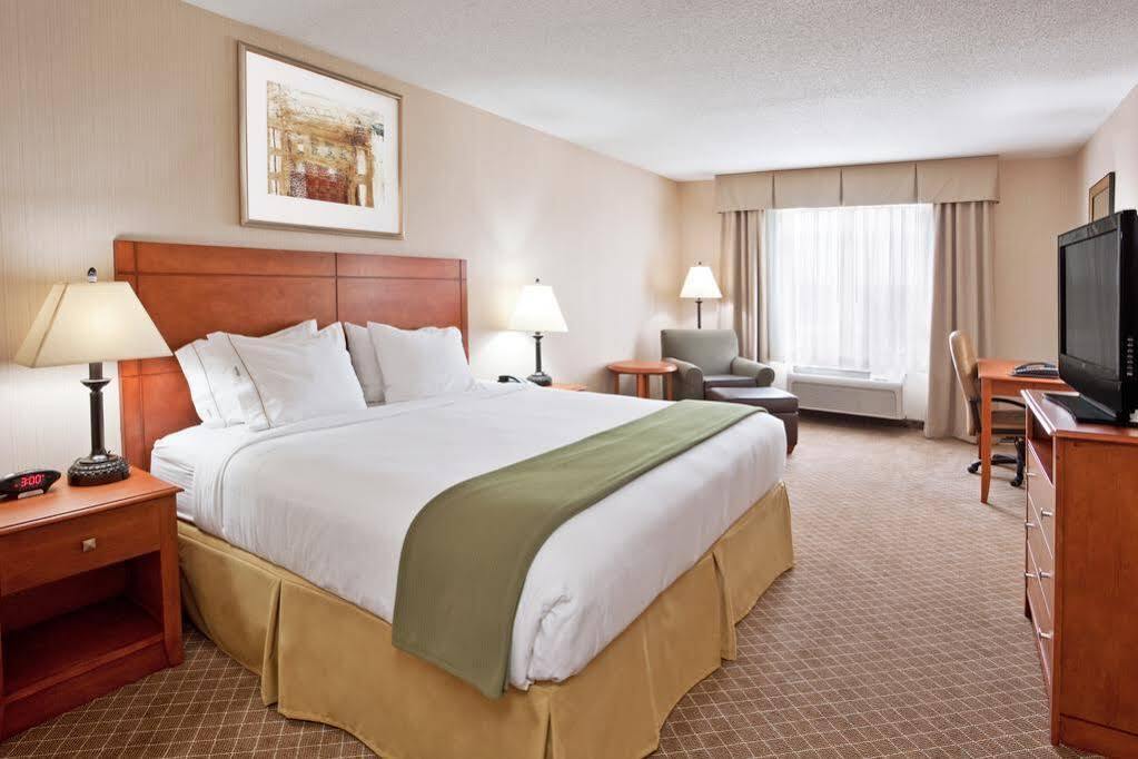 Holiday Inn Express Hotel & Suites Bay City By Ihg Exterior photo