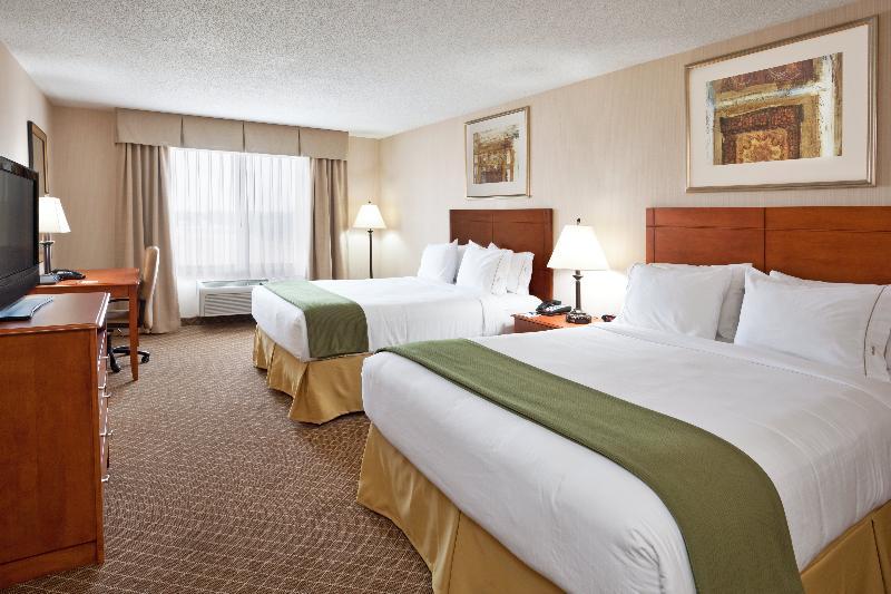 Holiday Inn Express Hotel & Suites Bay City By Ihg Exterior photo