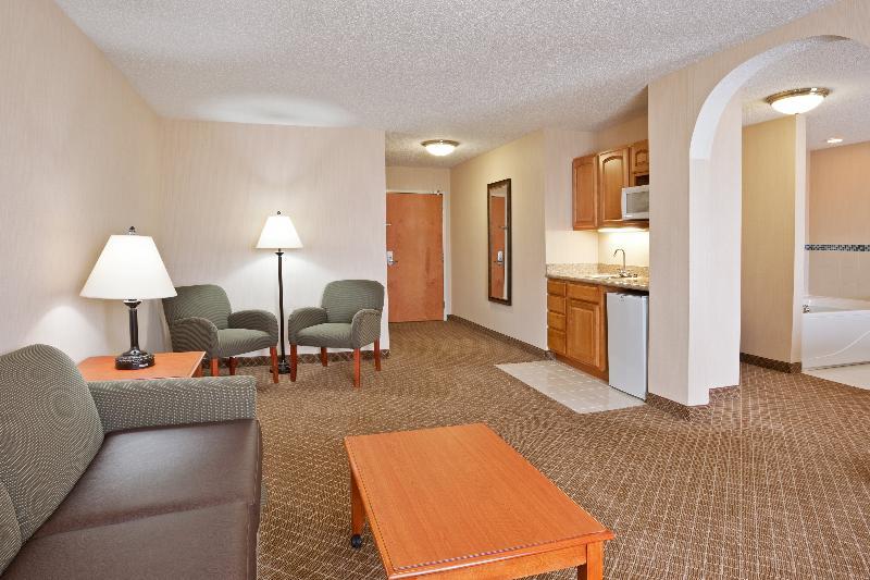 Holiday Inn Express Hotel & Suites Bay City By Ihg Exterior photo